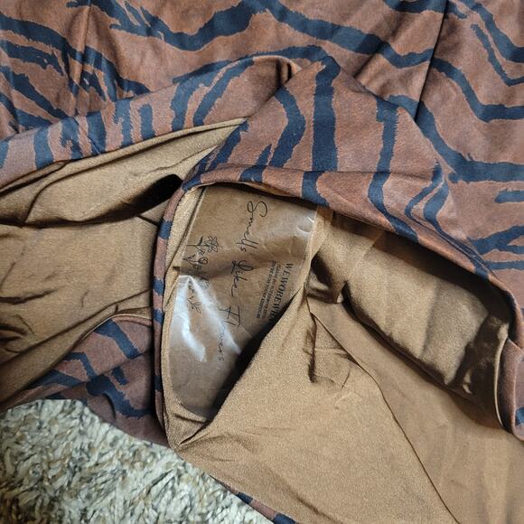 WeWoreWhat Danielle 3.0 One Piece Tiger Stripe Swim Suit Brown Black NWT XL $195 - Picture 2 of 6